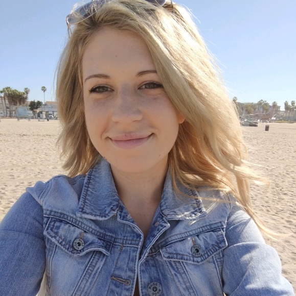 Meet your Posher, Alexis - Picture 1 of 1